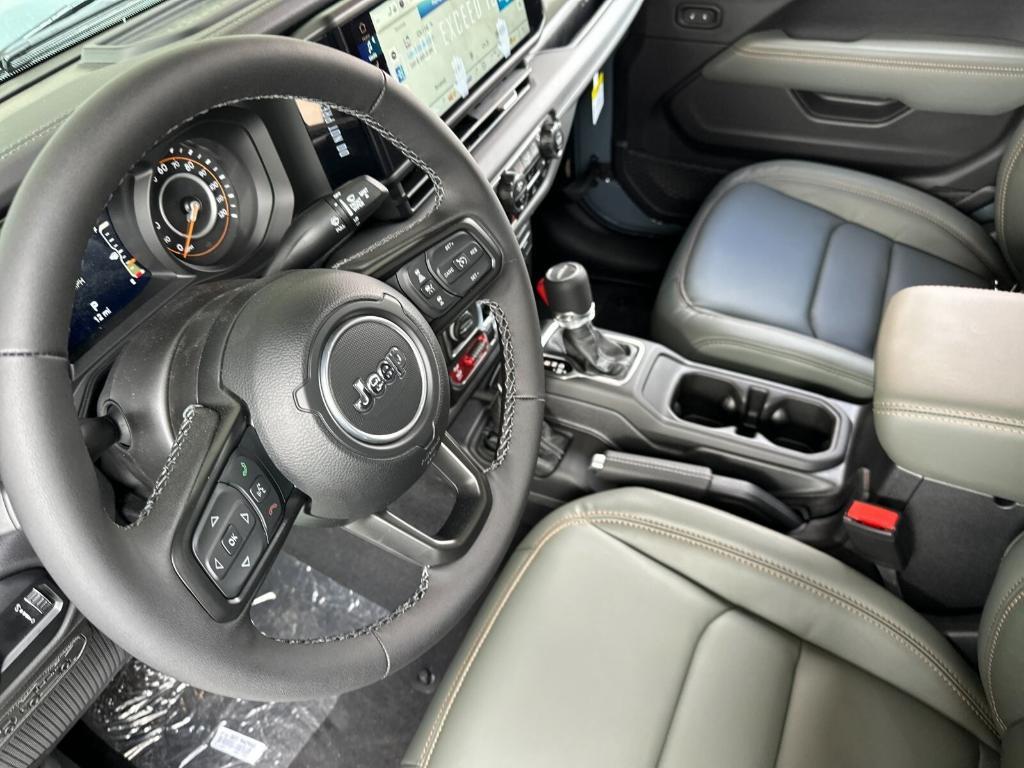 new 2025 Jeep Gladiator car, priced at $64,415