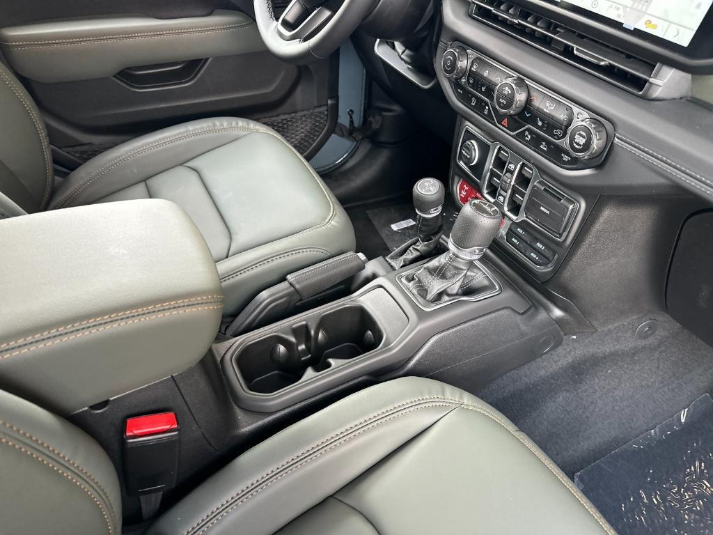 new 2025 Jeep Gladiator car, priced at $64,415