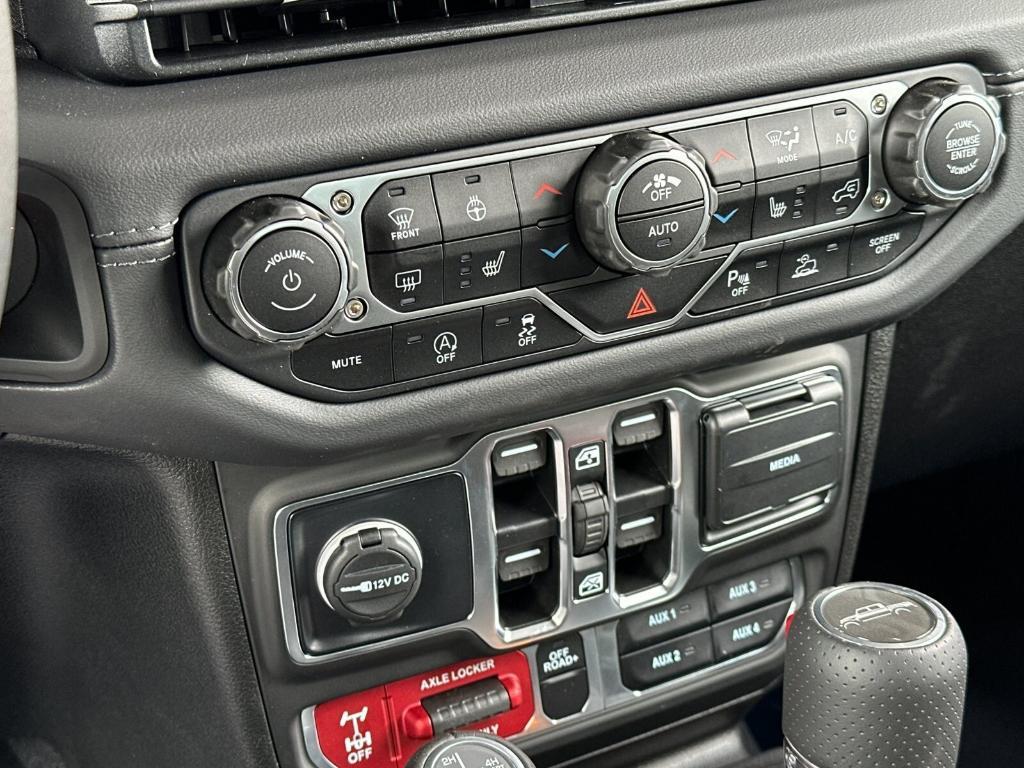 new 2025 Jeep Gladiator car, priced at $64,415