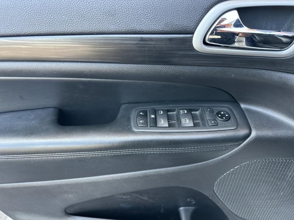 used 2021 Jeep Grand Cherokee car, priced at $25,444