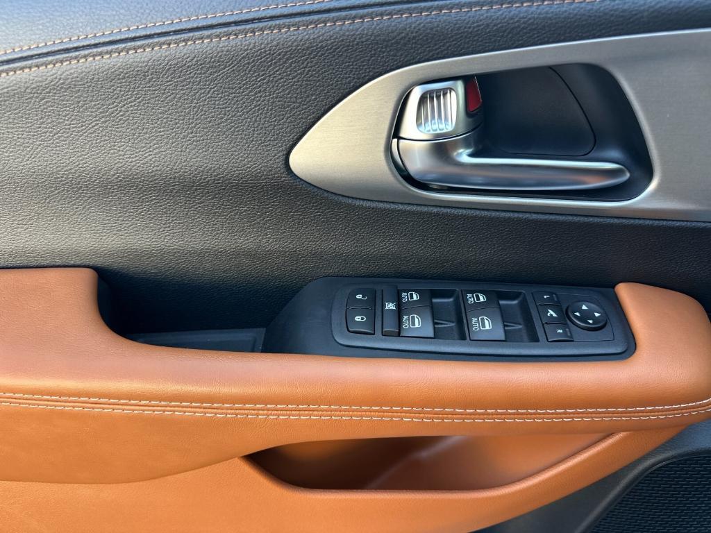 new 2025 Chrysler Pacifica car, priced at $59,720