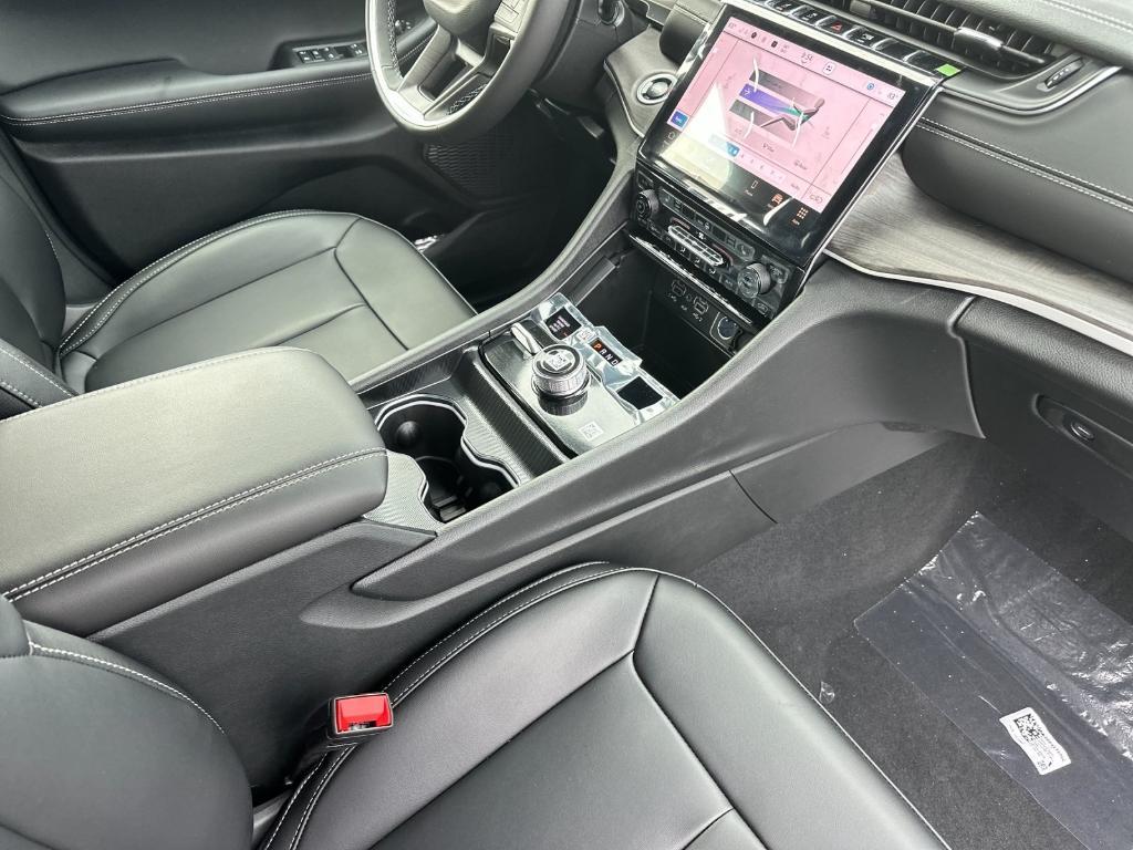 new 2025 Jeep Grand Cherokee car, priced at $53,735