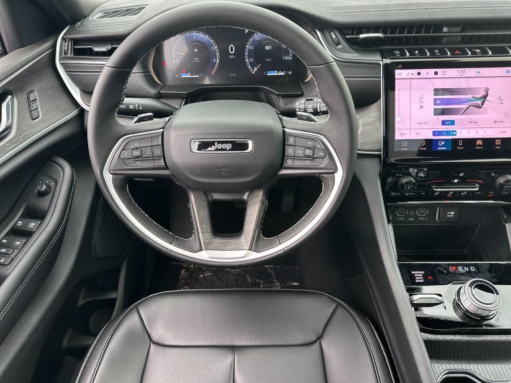 new 2025 Jeep Grand Cherokee car, priced at $50,010