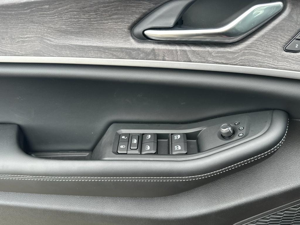 new 2025 Jeep Grand Cherokee car, priced at $50,010