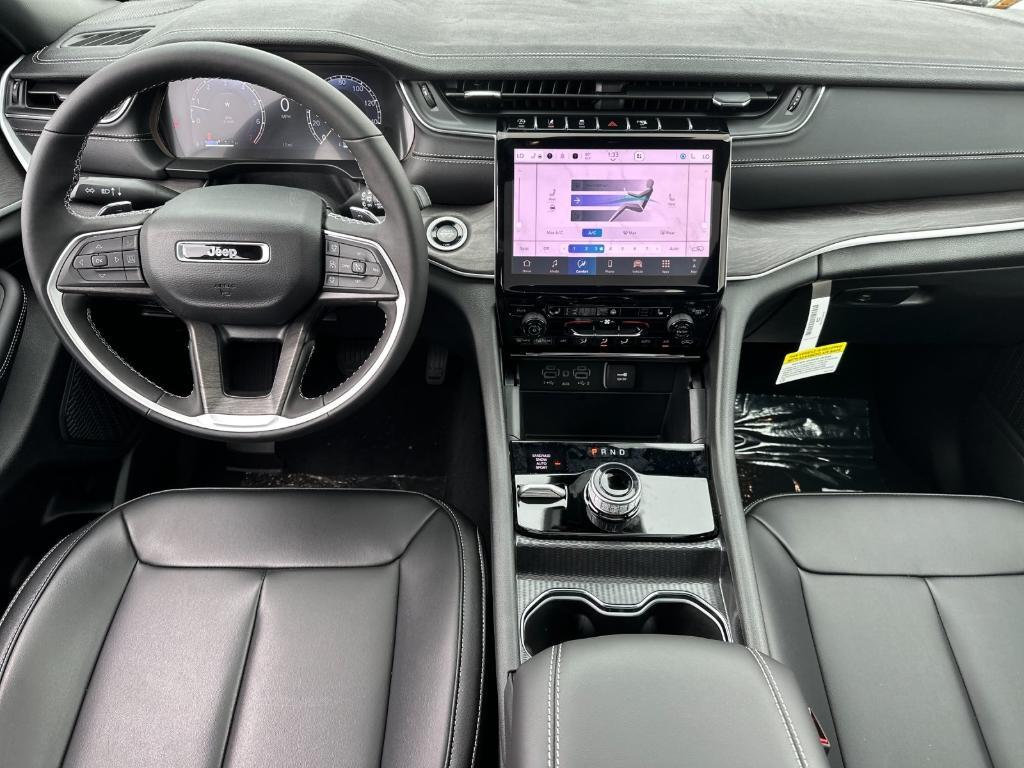 new 2025 Jeep Grand Cherokee car, priced at $50,010