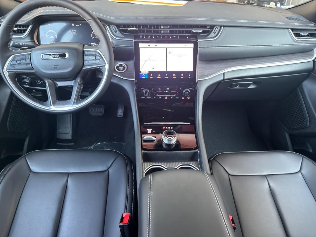 new 2025 Jeep Grand Cherokee car, priced at $47,495