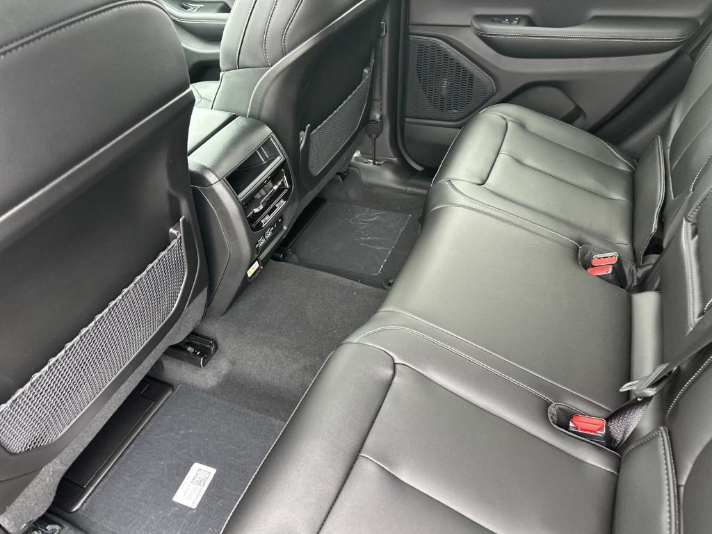 new 2025 Jeep Grand Cherokee car, priced at $46,900