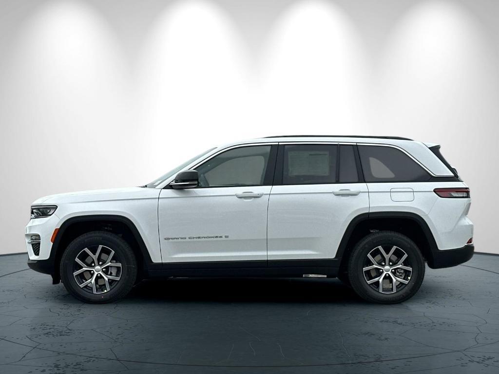 new 2025 Jeep Grand Cherokee car, priced at $46,900