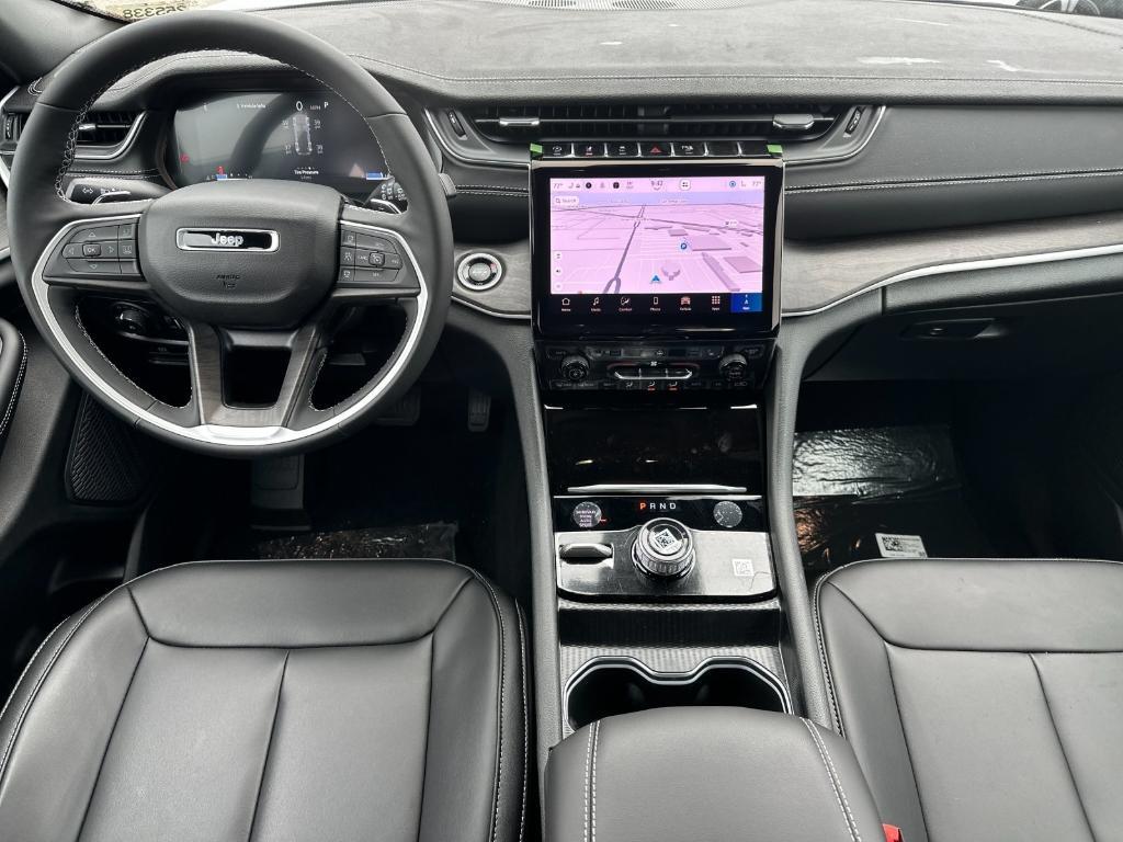 new 2025 Jeep Grand Cherokee car, priced at $46,900