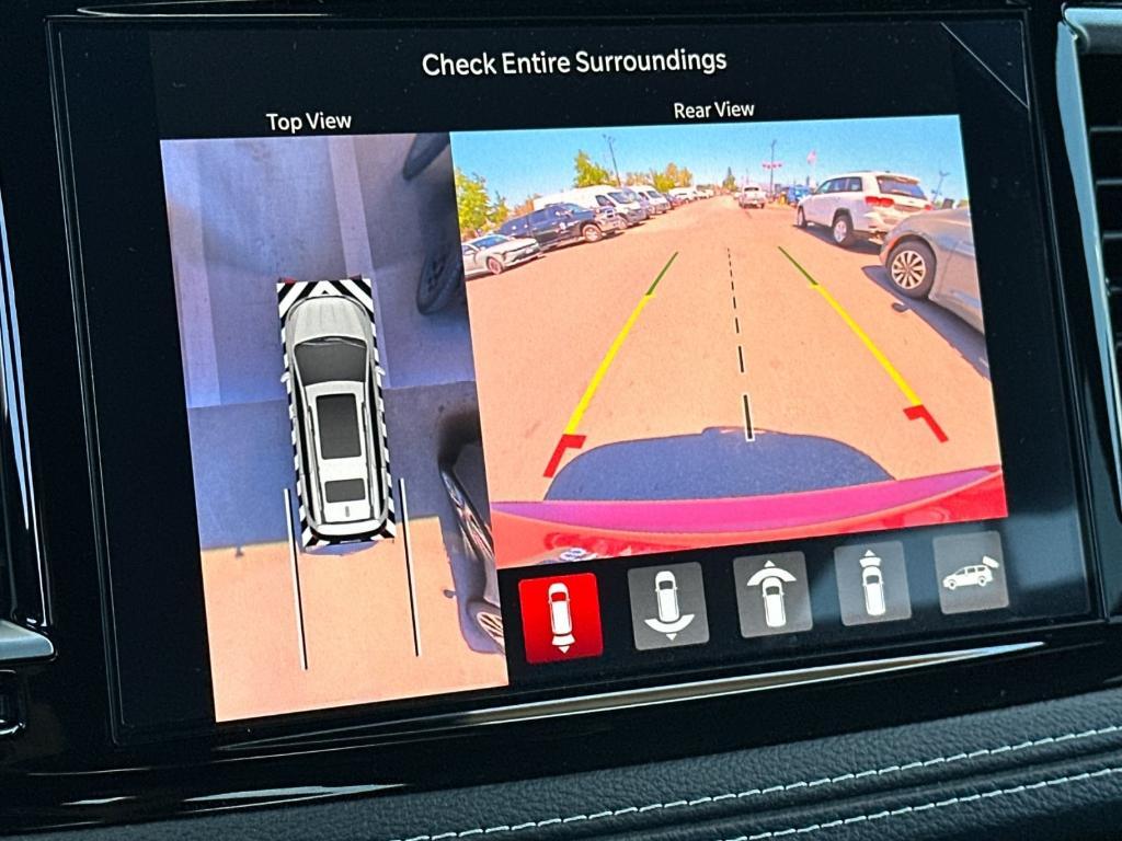 new 2025 Chrysler Pacifica Hybrid car, priced at $54,825