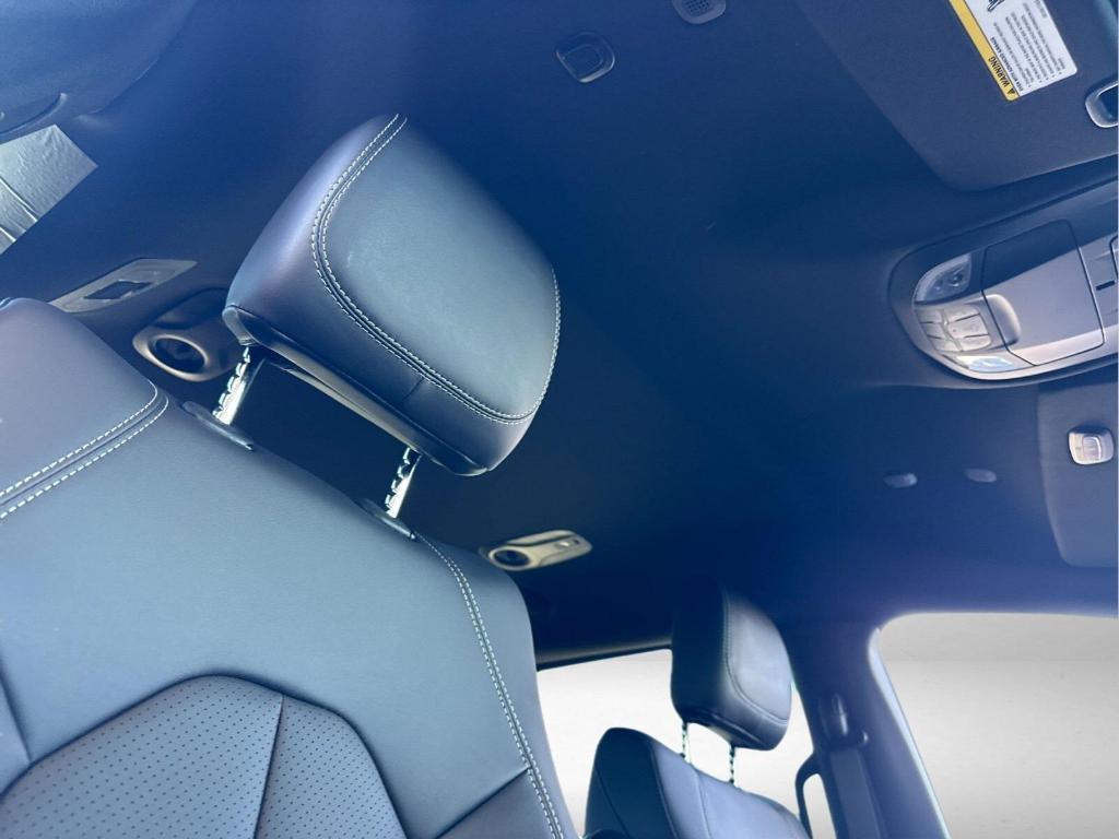 new 2025 Chrysler Pacifica Hybrid car, priced at $54,825