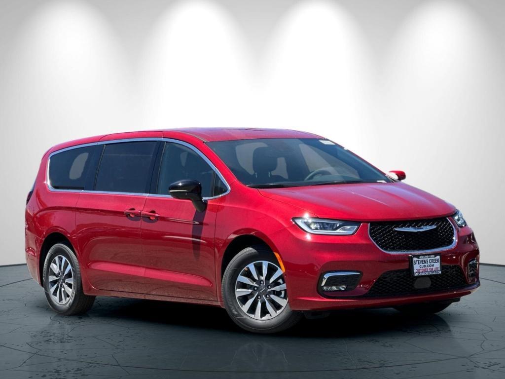 new 2025 Chrysler Pacifica Hybrid car, priced at $54,825
