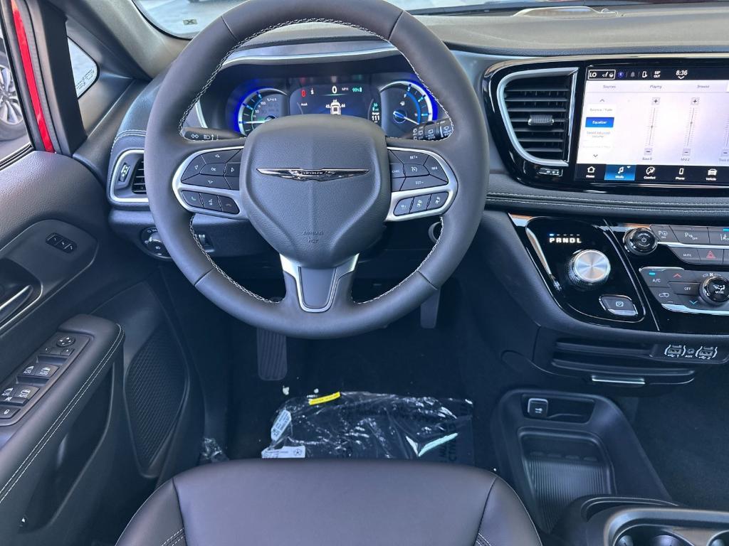 new 2025 Chrysler Pacifica Hybrid car, priced at $54,825