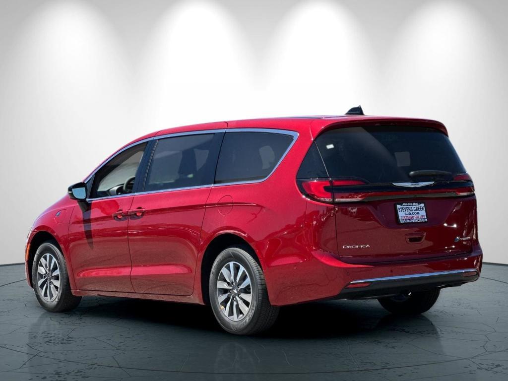 new 2025 Chrysler Pacifica Hybrid car, priced at $54,825