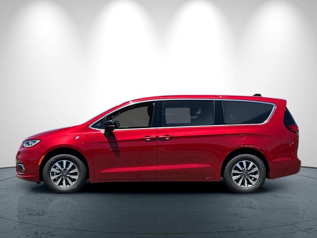 new 2025 Chrysler Pacifica Hybrid car, priced at $54,825