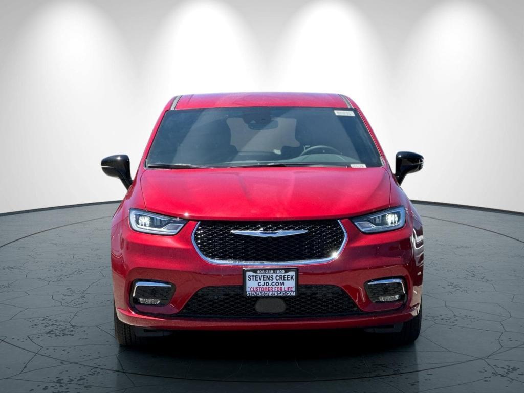 new 2025 Chrysler Pacifica Hybrid car, priced at $54,825