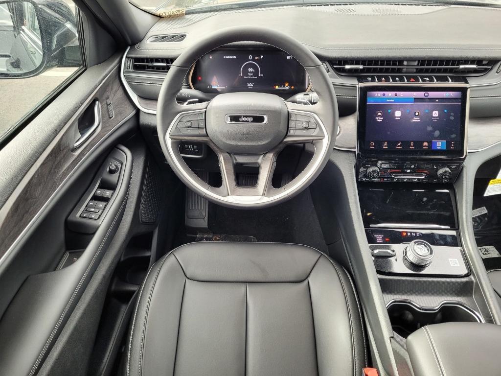 new 2025 Jeep Grand Cherokee L car