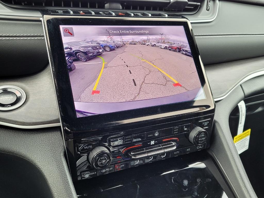 new 2025 Jeep Grand Cherokee L car