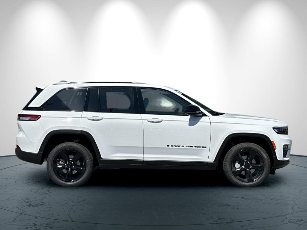 new 2025 Jeep Grand Cherokee car, priced at $55,065