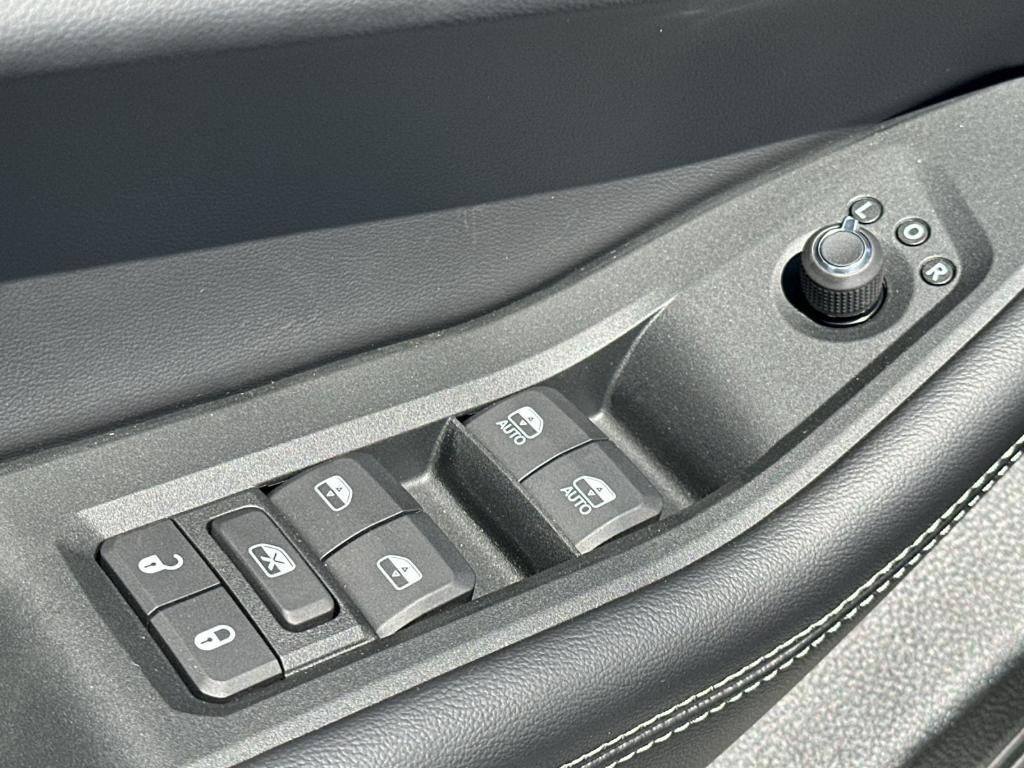 new 2025 Jeep Grand Cherokee car, priced at $55,065