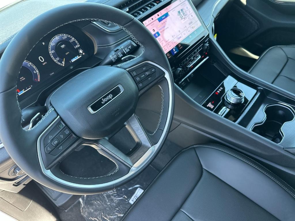new 2025 Jeep Grand Cherokee car, priced at $55,065