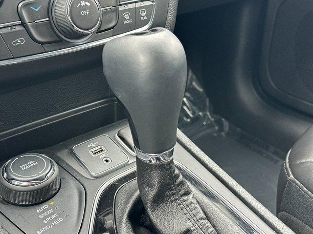 used 2019 Jeep Cherokee car