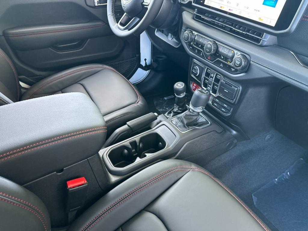 new 2025 Jeep Gladiator car, priced at $59,500