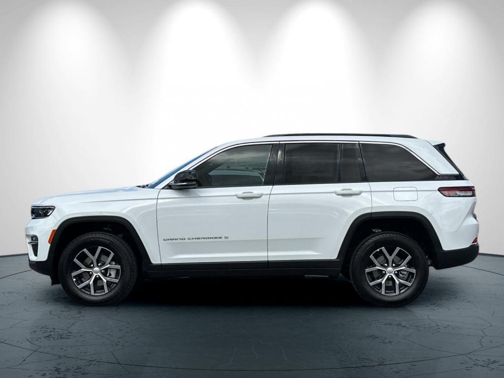 new 2025 Jeep Grand Cherokee car, priced at $49,415