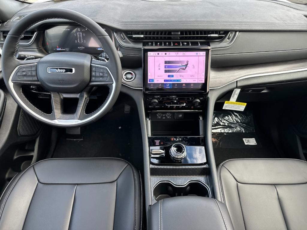 new 2025 Jeep Grand Cherokee car, priced at $49,415