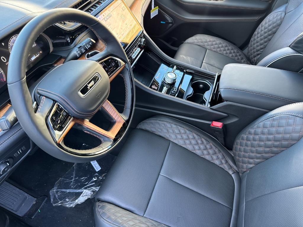 new 2025 Jeep Grand Cherokee car, priced at $69,230