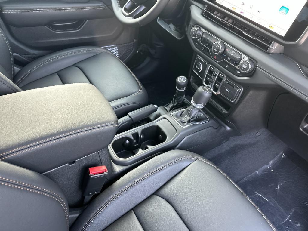 new 2025 Jeep Gladiator car, priced at $49,410