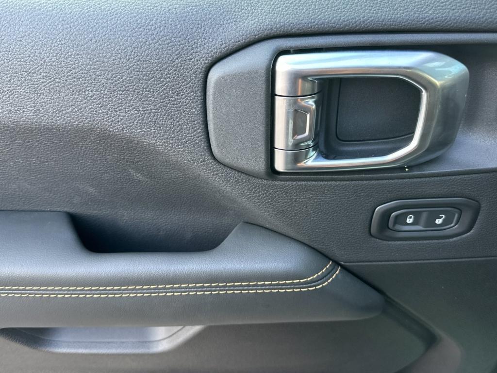 new 2025 Jeep Gladiator car, priced at $49,410