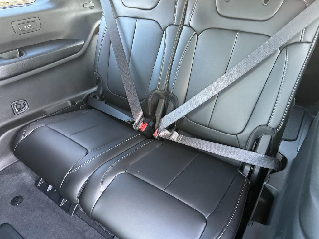 new 2025 Jeep Grand Cherokee L car, priced at $52,220