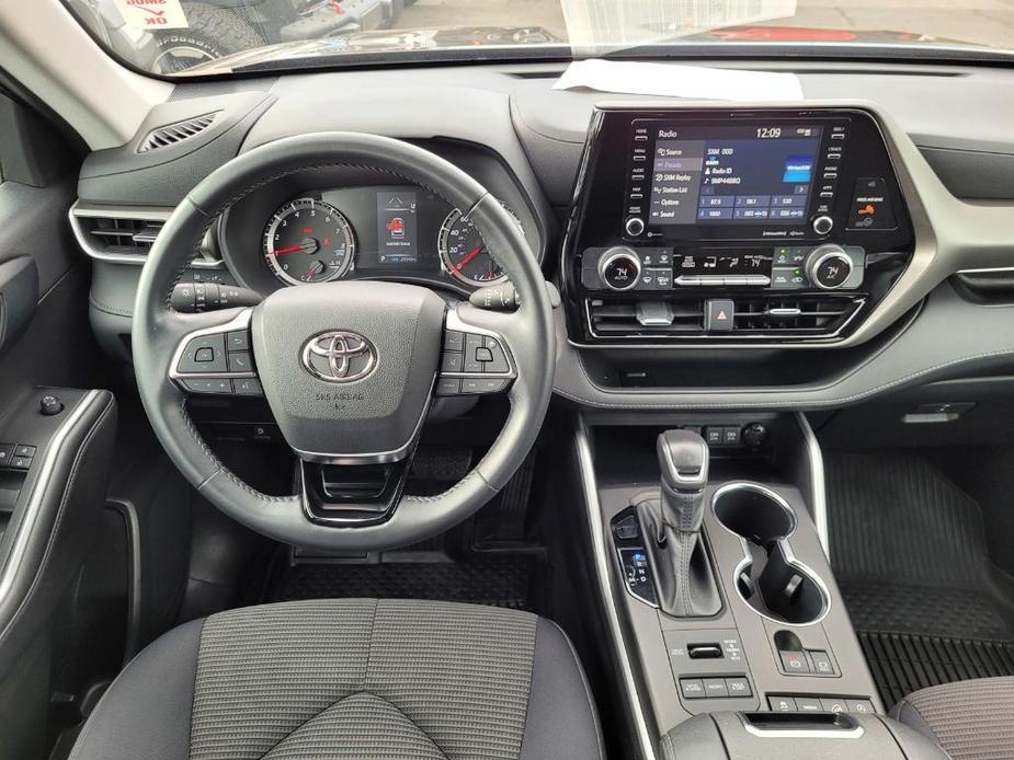 used 2021 Toyota Highlander car, priced at $31,980