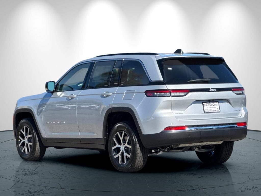 new 2025 Jeep Grand Cherokee car, priced at $47,495