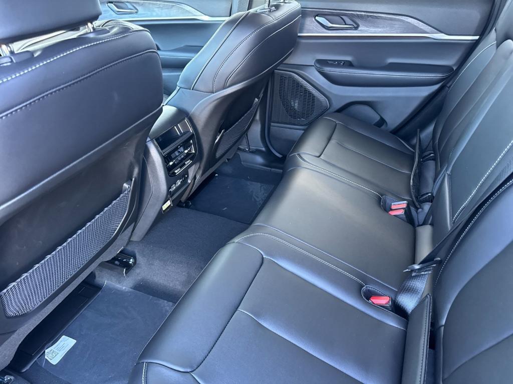 new 2025 Jeep Grand Cherokee car, priced at $47,495