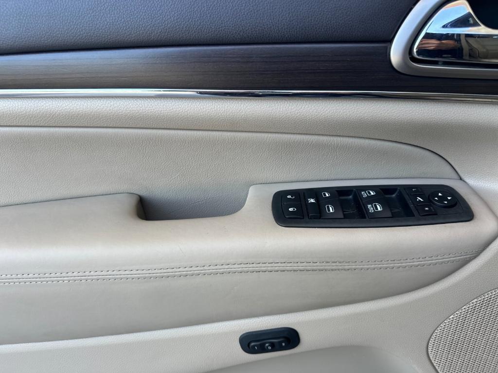 used 2015 Jeep Grand Cherokee car, priced at $18,997