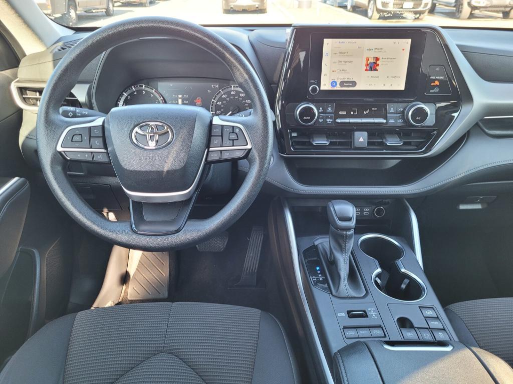 used 2023 Toyota Highlander car, priced at $34,998