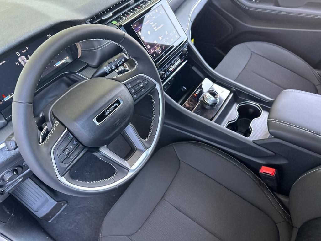 new 2025 Jeep Grand Cherokee car