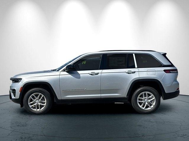 new 2025 Jeep Grand Cherokee car, priced at $42,375