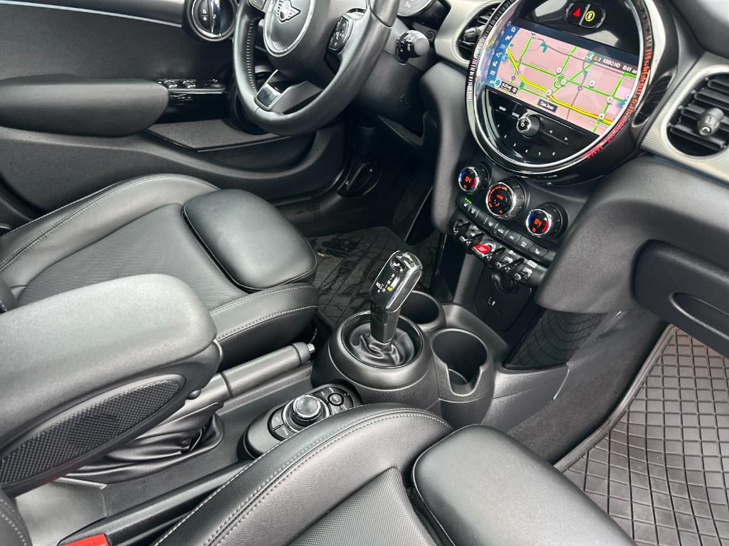 used 2022 MINI Hardtop car, priced at $24,997