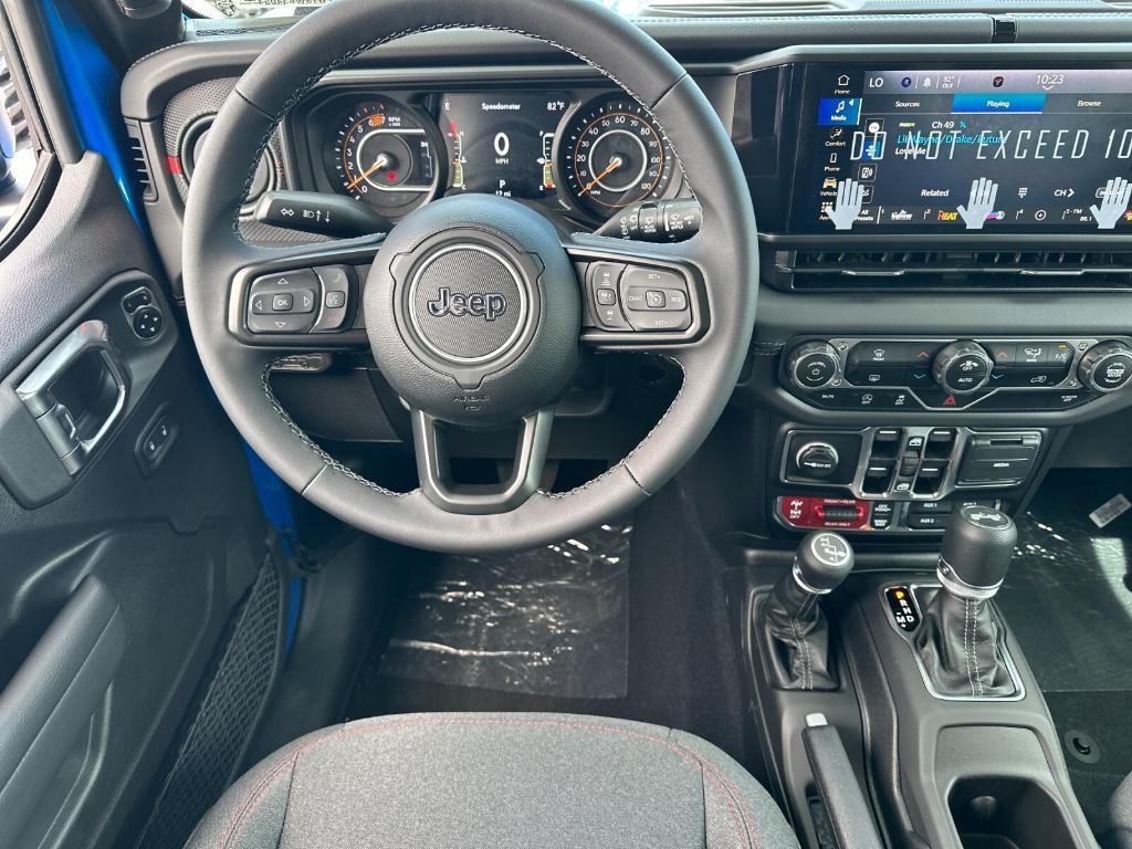 new 2025 Jeep Wrangler car, priced at $61,300