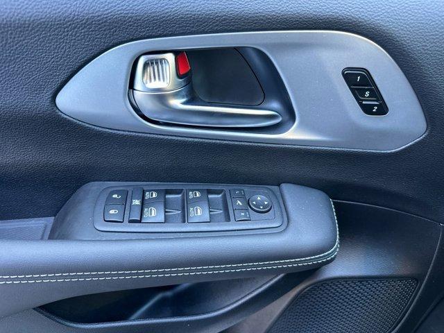 new 2025 Chrysler Pacifica car