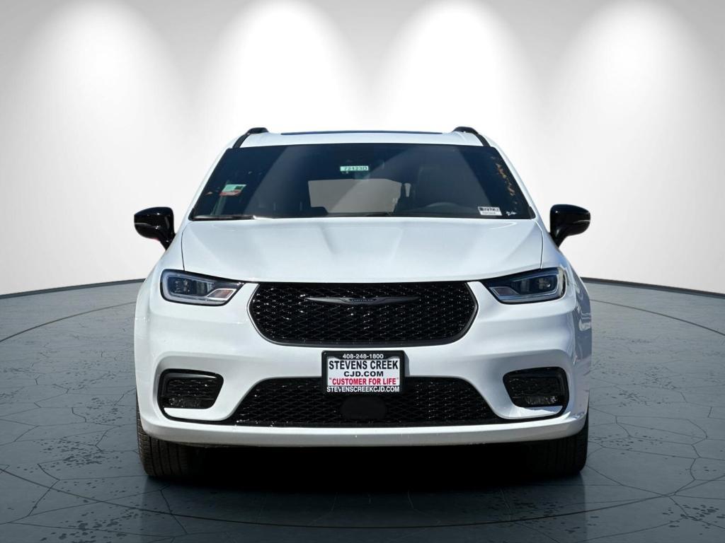 new 2025 Chrysler Pacifica car, priced at $51,265