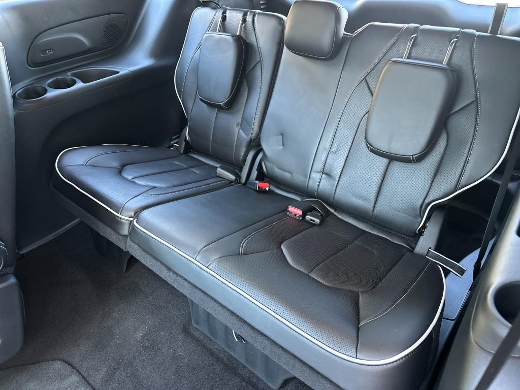 new 2025 Chrysler Pacifica car, priced at $51,265