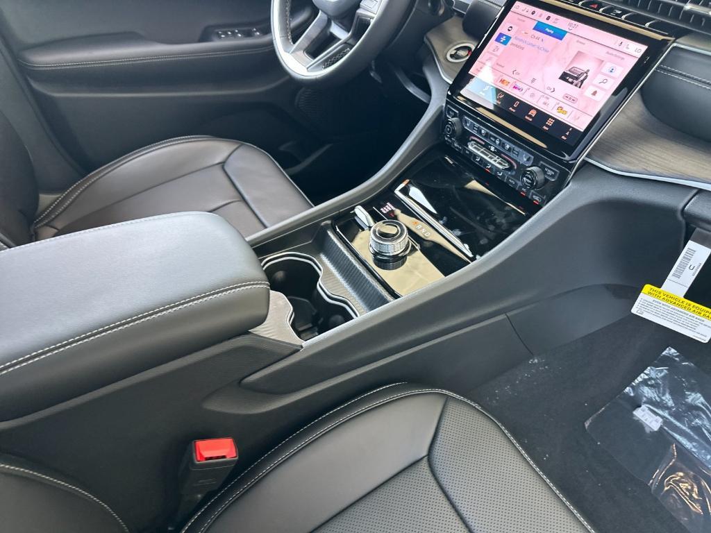 new 2025 Jeep Grand Cherokee car, priced at $52,935