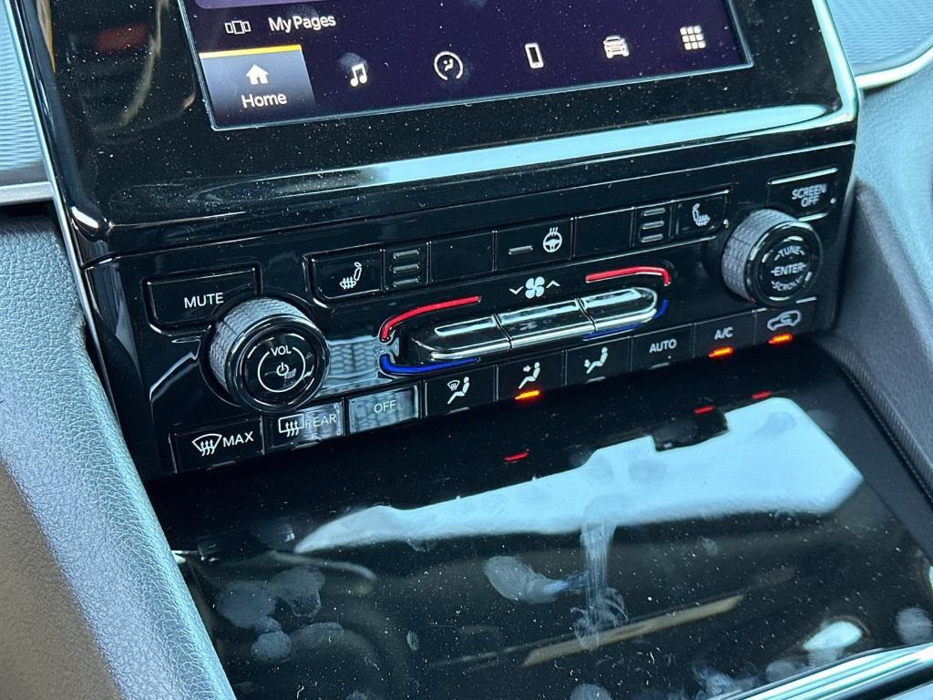 new 2025 Jeep Grand Cherokee car, priced at $46,630