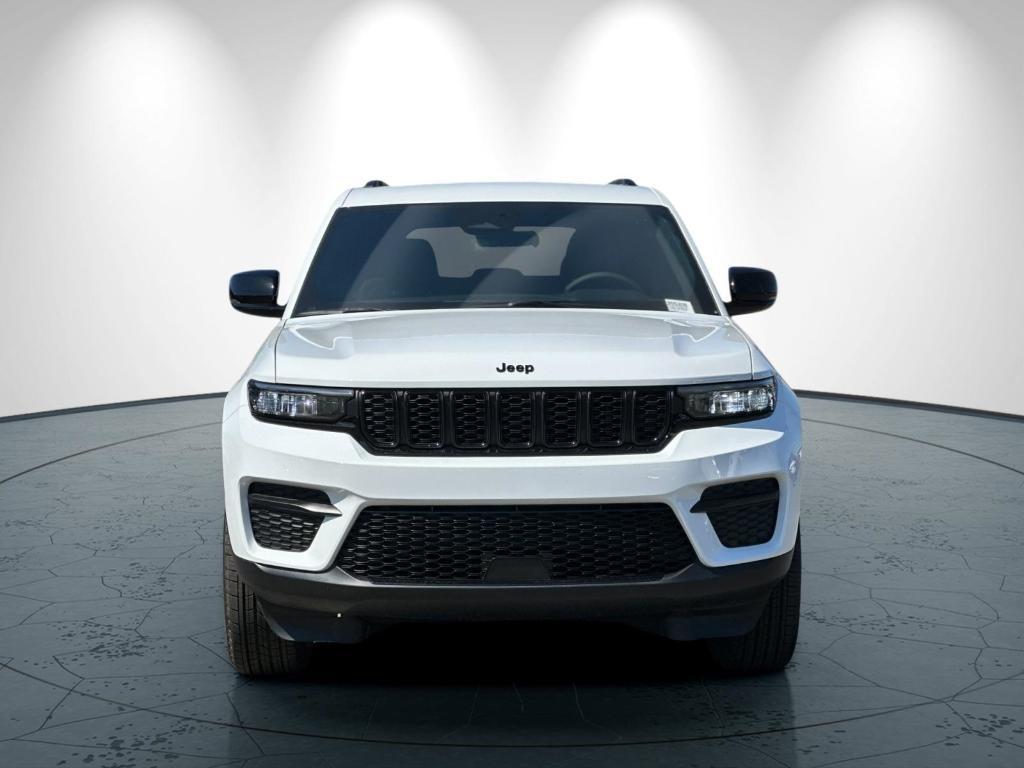 new 2025 Jeep Grand Cherokee car, priced at $46,630