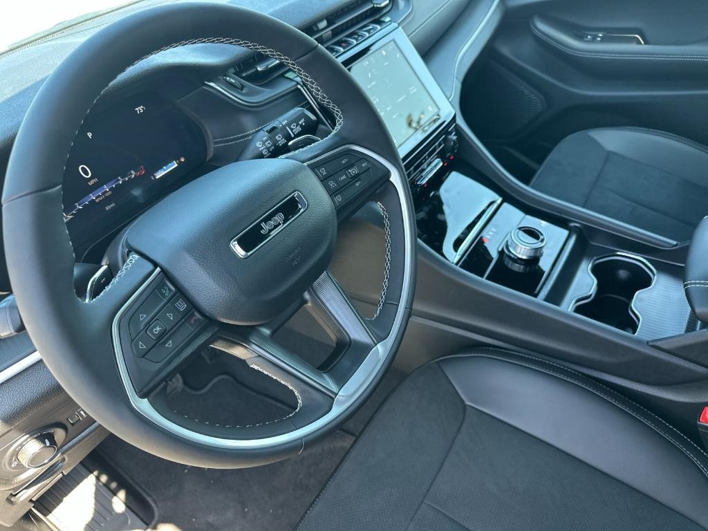 new 2025 Jeep Grand Cherokee car, priced at $46,630