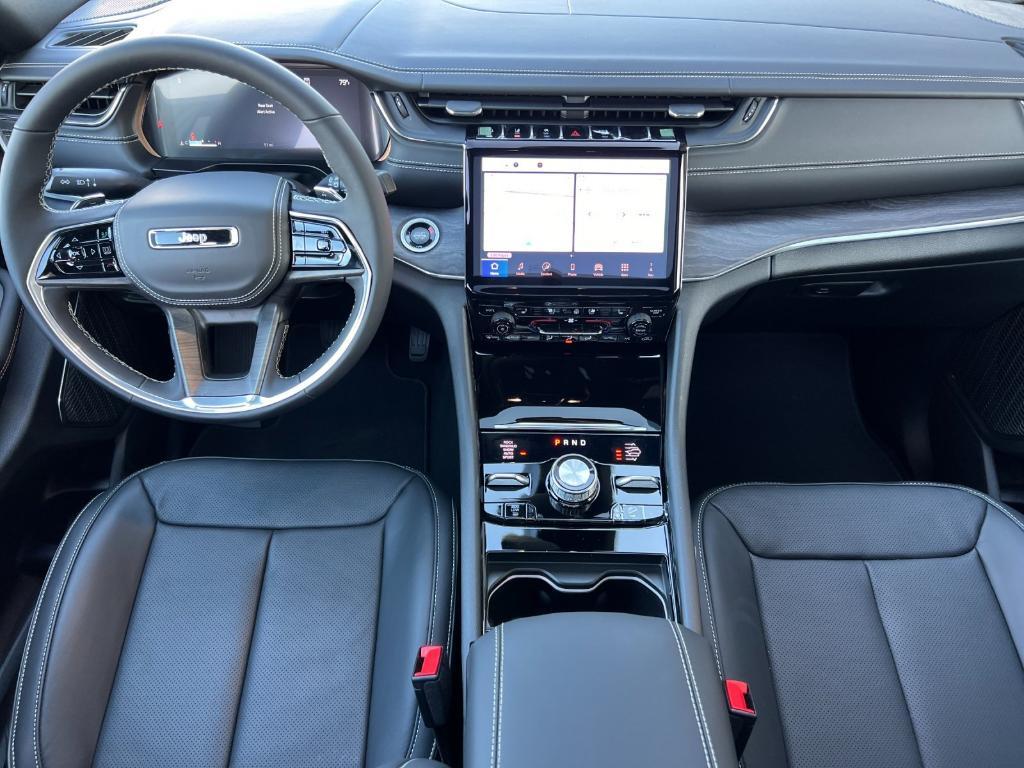 new 2025 Jeep Grand Cherokee car